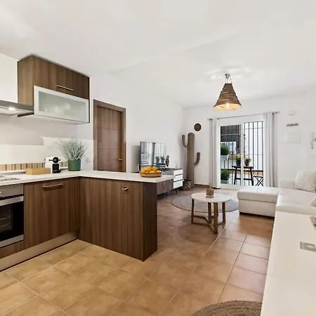 Luxe Appartement, Centrum Marbella, Vlak Aan Zee! דירה *